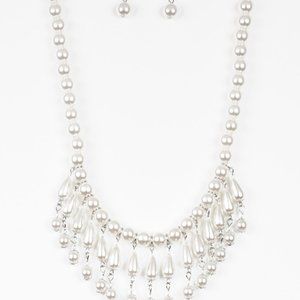 Paparazzi Accessories Necklace Set